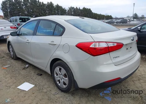2015 Kia Forte Lx z USA, uszkodzony, nr VIN KNAFK4A61F6295102